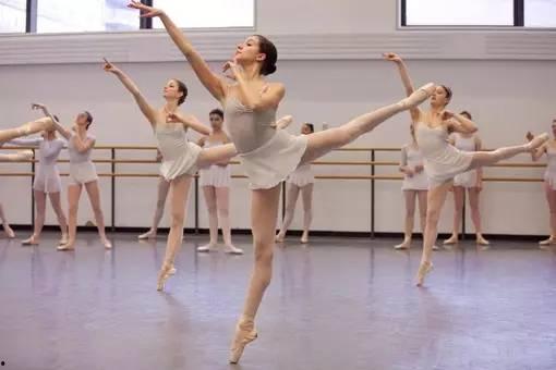 青灵成人舞蹈视频大全教学,轻松入门，舞动人生