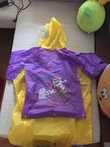 成人旅行雨衣怎么穿视频,成人旅行雨衣穿戴教程